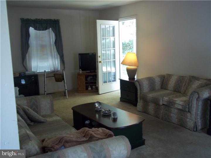 545 Church Road Sicklerville, NJ 08081 - Photo 7 of 11 Family Room