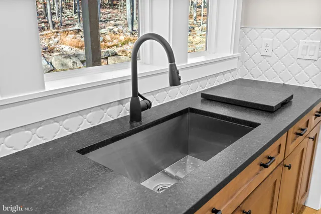 a close view of sink and tap