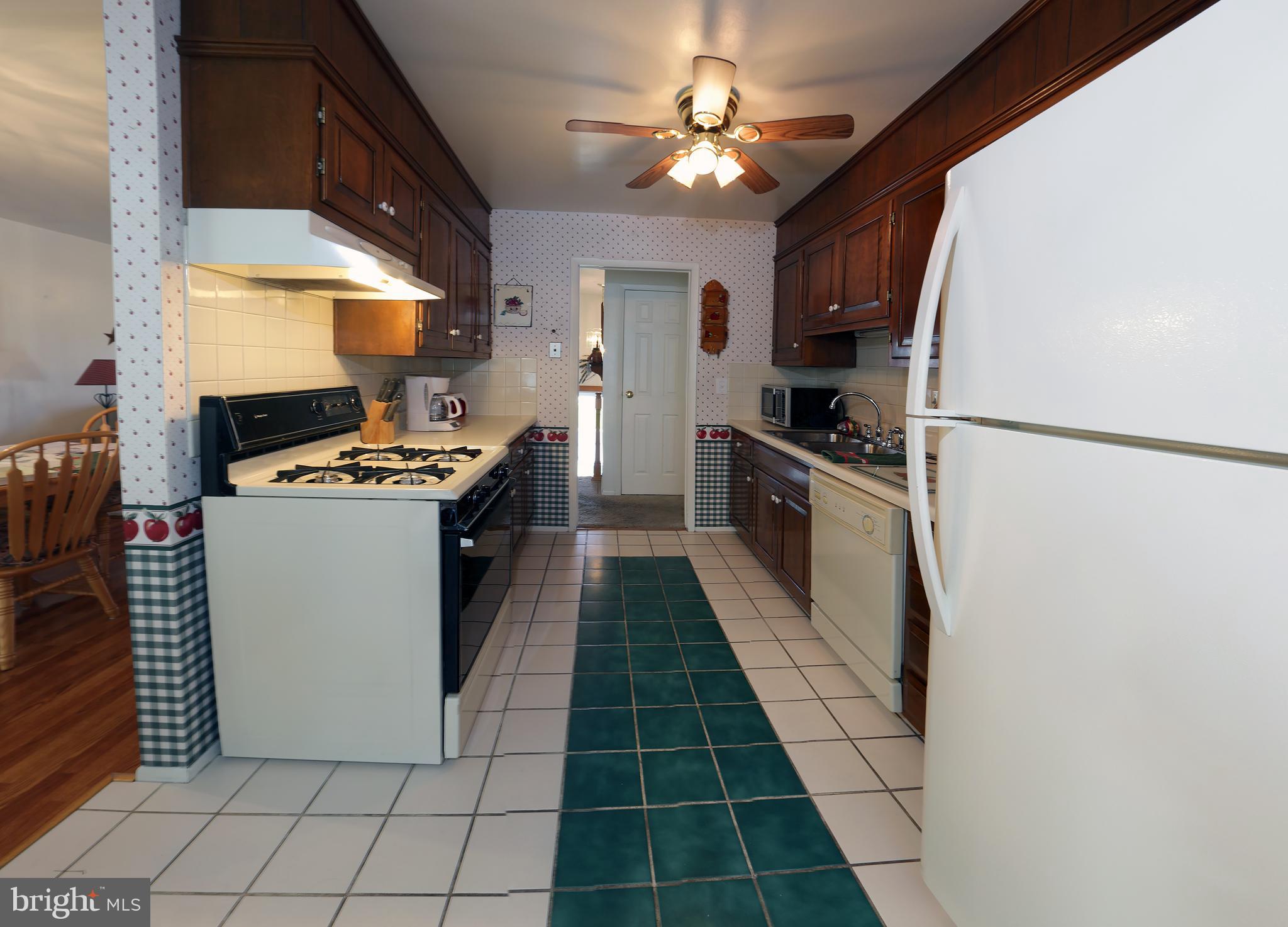 129 Joseph Road Lancaster, PA 17603 - Photo 9 of 41 Kitchen with all appliances, tile flooring