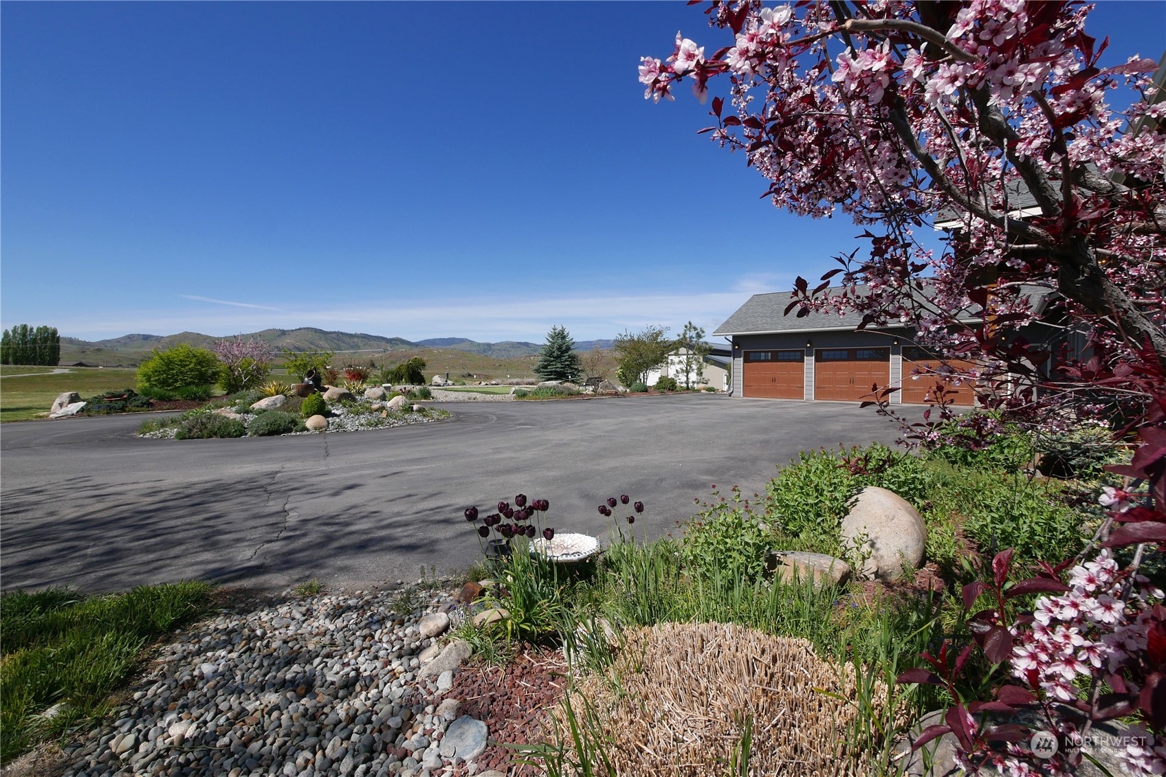 20 Blue Heron Lane Riverside, WA 98849 - Photo 40 of 40 a view of a house with a yard