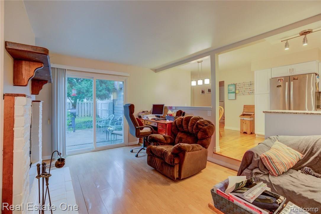 3456 Shaddick Road Waterford, MI 48328 - Photo 12 of 22 -8.jpg