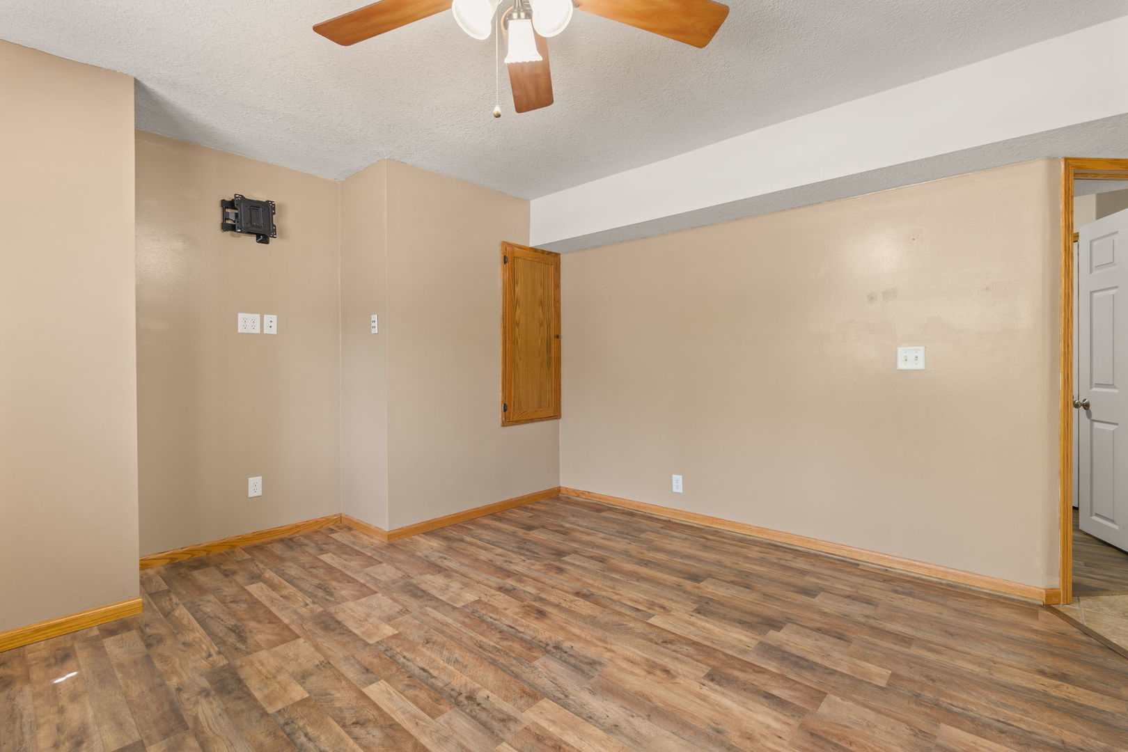 5343 Hillandale Road Davenport, IA 52806 - Photo 23 of 36