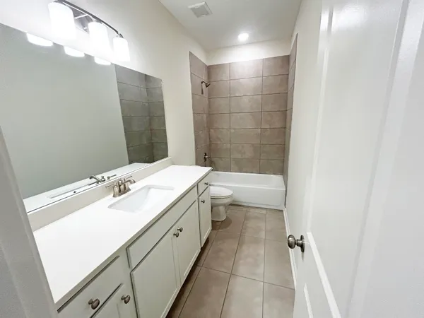 $369,900 | 200 Green Willow Drive, Oakland, TN 38060