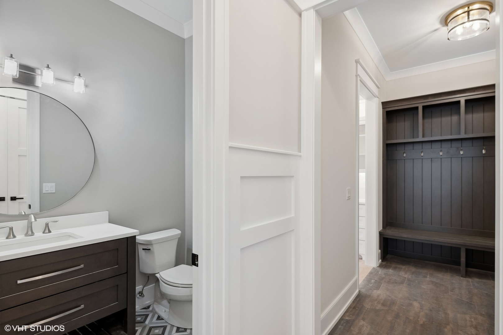 648 Saylor Avenue Elmhurst, IL 60126 - Photo 14 of 27 a bathroom with a toilet sink and shower