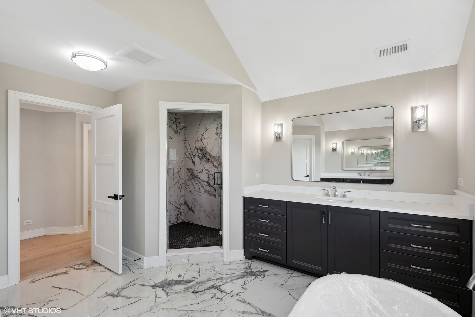 648 Saylor Avenue Elmhurst, IL 60126 - Photo 20 of 27 a bathroom with a sink a toilet and shower