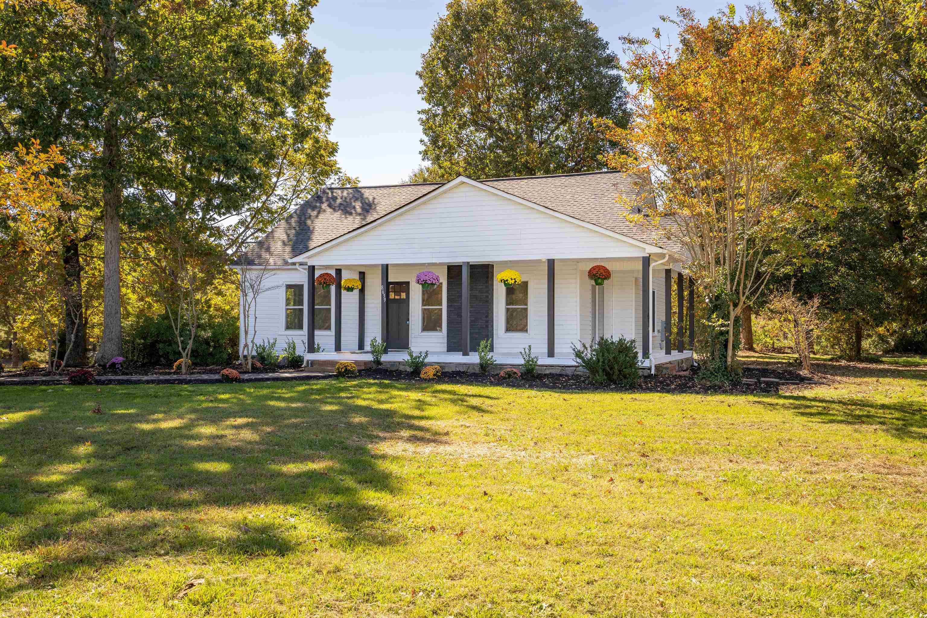 8639 Parris Bridge Road Chesnee, SC 29323 - Photo 2 of 32