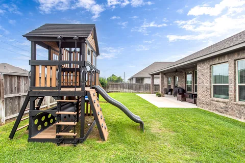 $375,000 | 3015 Velda May Drive, Richmond, TX 77406