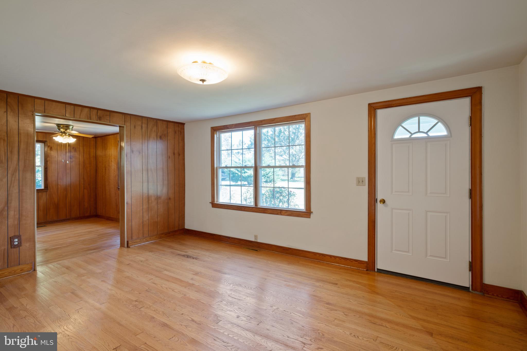 20292 Camp Road Culpeper, VA 22701 - Photo 8 of 42 Living Room