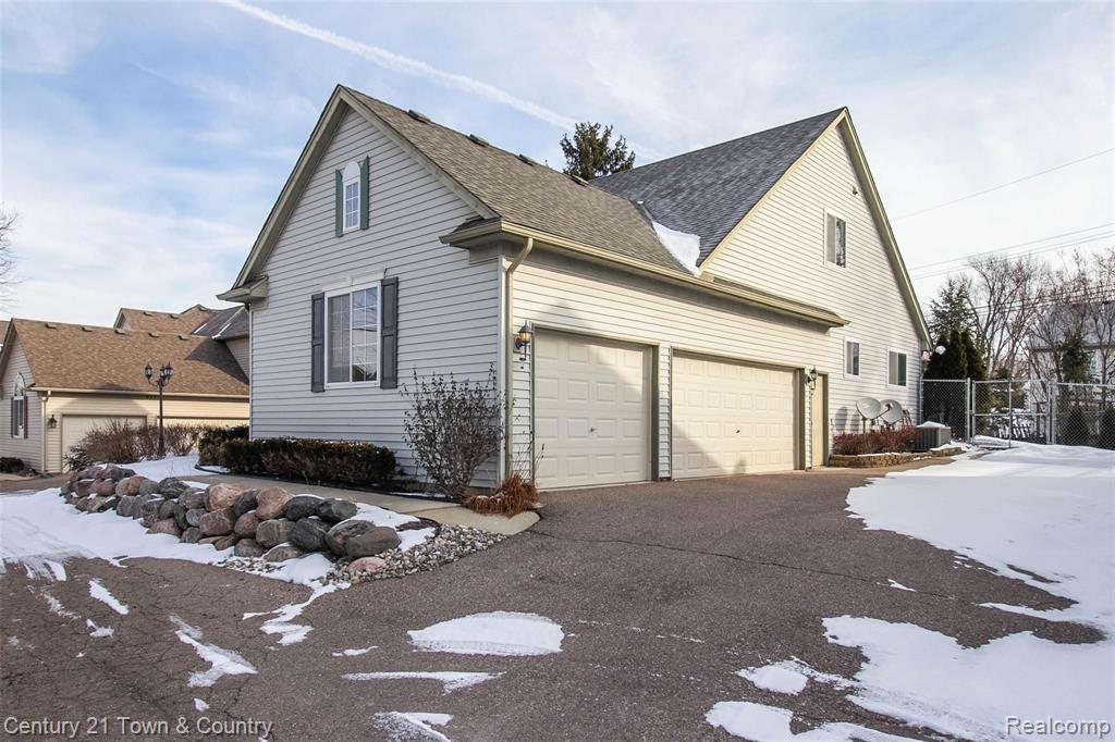 543 South Livernois Road Rochester Hills, MI 48307 - Photo 11 of 40