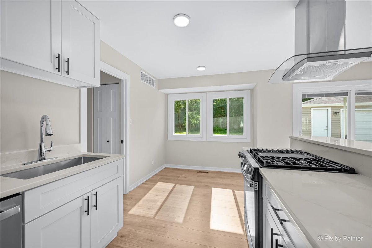 1420 Cooper Road Hoffman Estates, IL 60169 - Photo 21 of 33