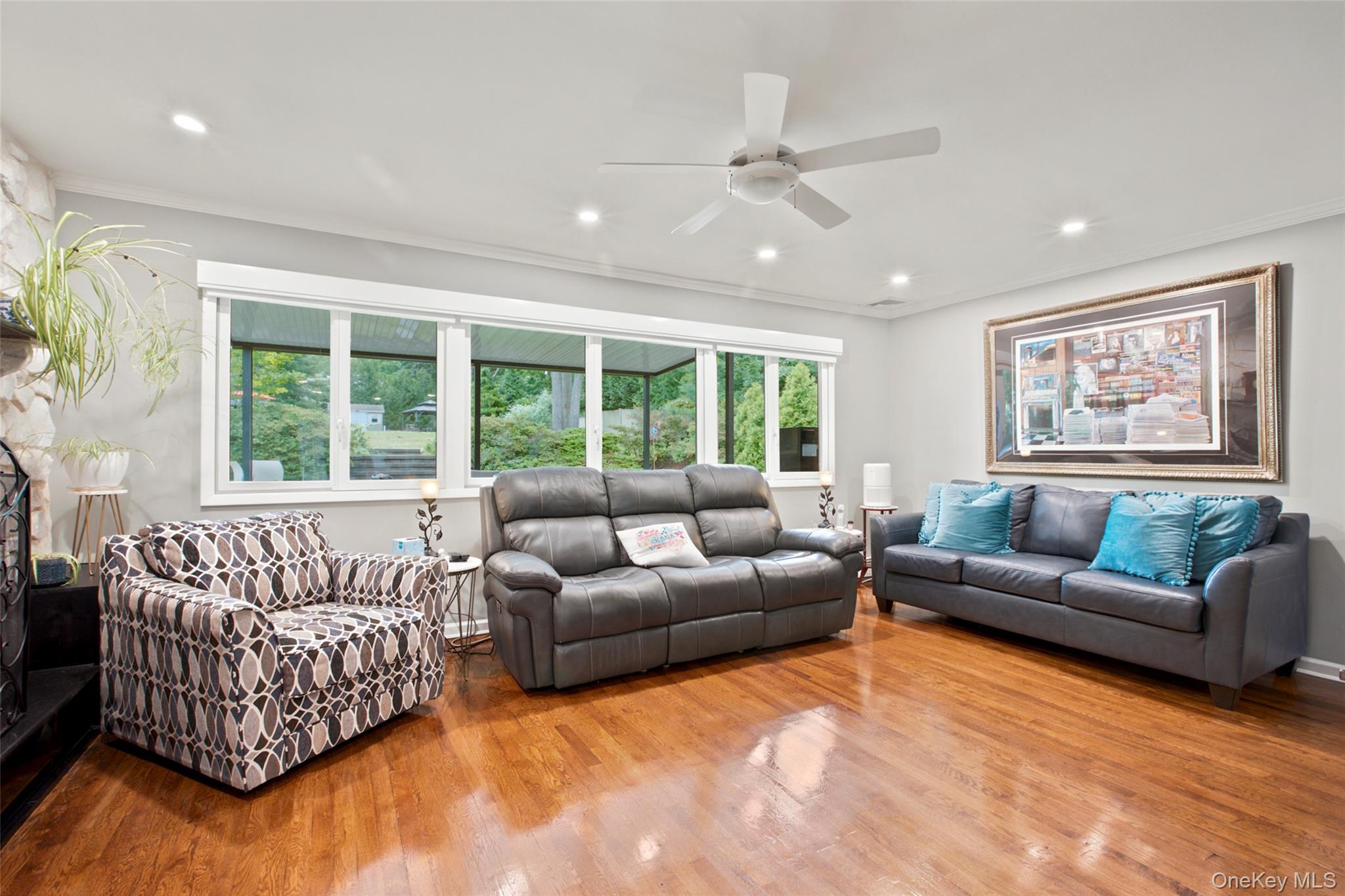 17 Lower Road Smithtown, NY 11787 - Photo 8 of 29