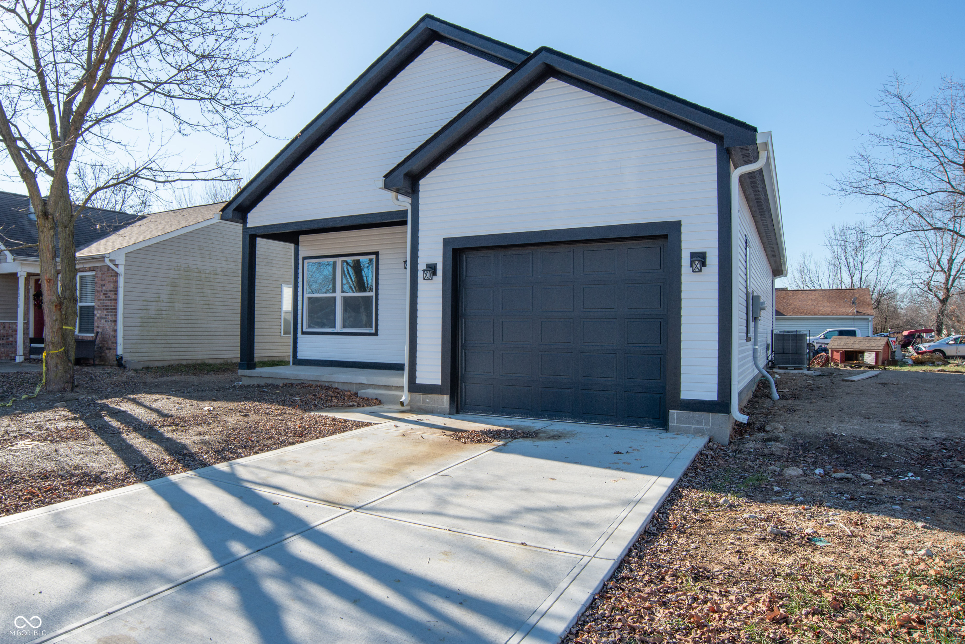 3226 Keystone Lakes Way Indianapolis, IN 46237 - Photo 2 of 32