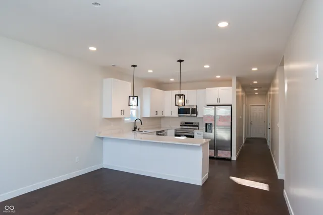 $2,450 | 3226 Keystone Lakes Way, Indianapolis, IN 46237