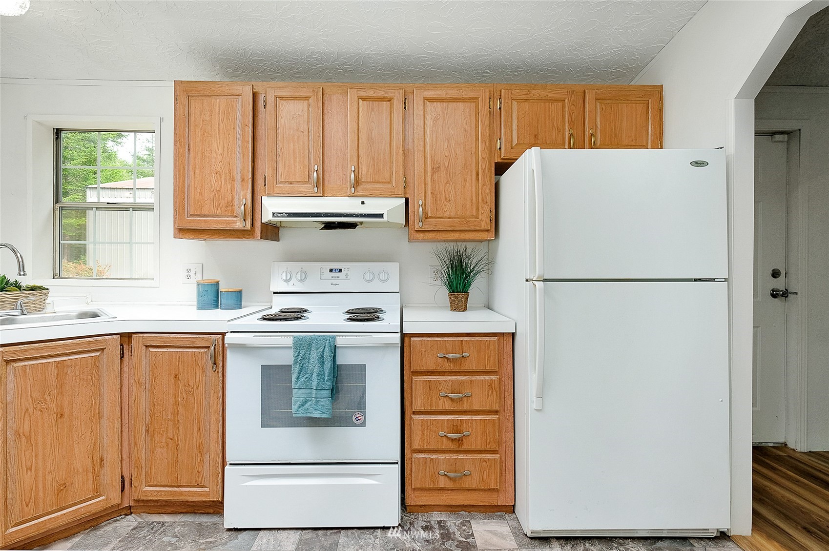 6775 Southeast Mullenix Road Port Orchard, WA 98367 - Photo 14 of 40 Gallery Image 14