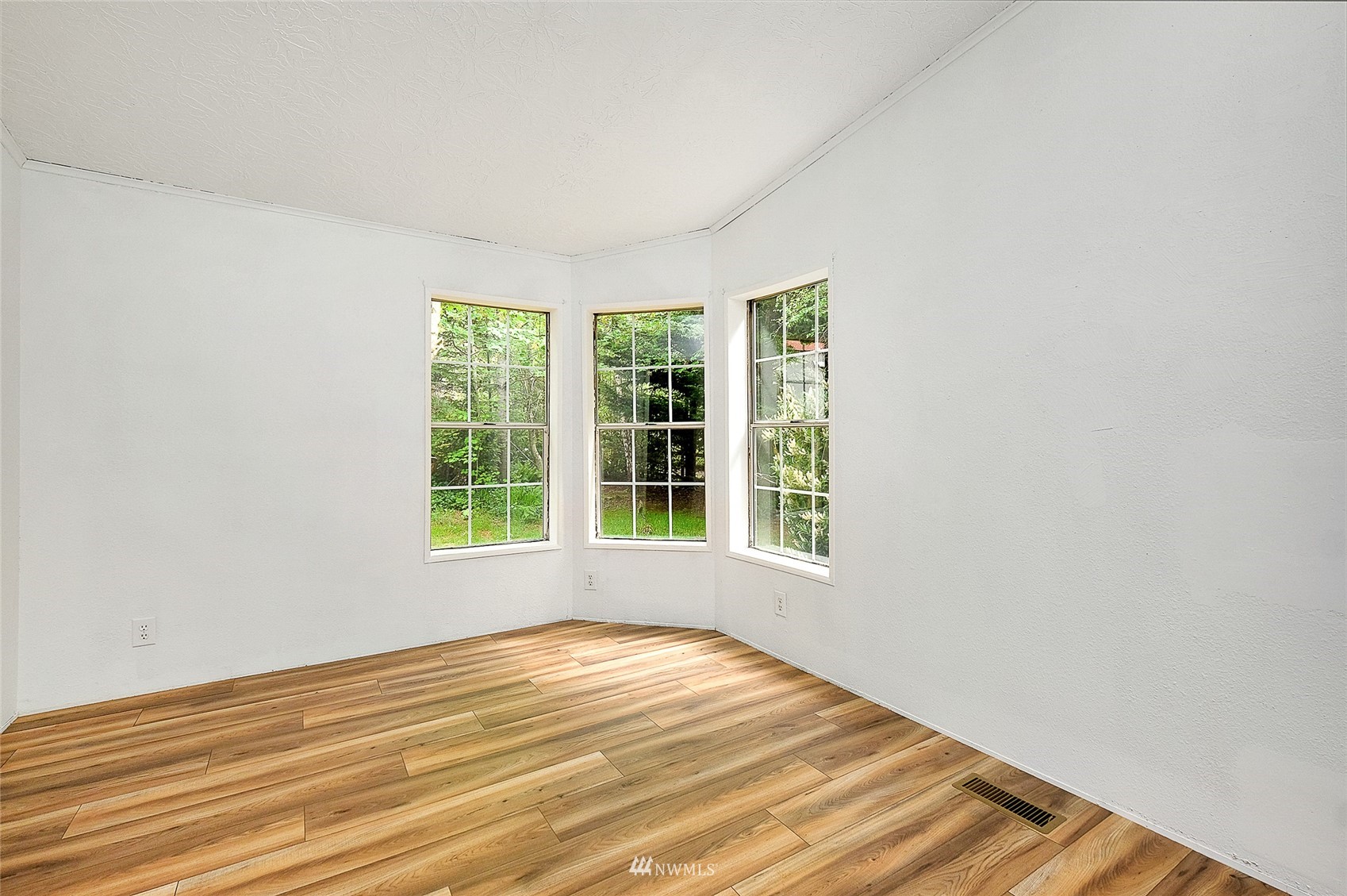 6775 Southeast Mullenix Road Port Orchard, WA 98367 - Photo 21 of 40 Gallery Image 21