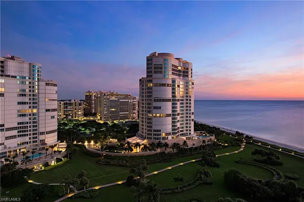 $10,950,000 | 4101 Gulf Shore Boulevard North, Unit 8N, Naples, FL 34103