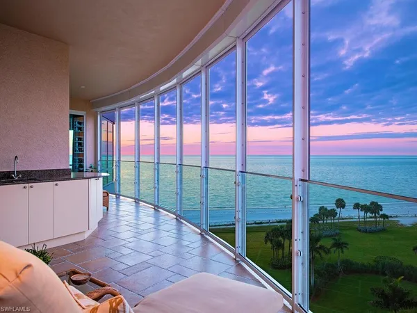 $10,950,000 | 4101 Gulf Shore Boulevard North, Unit 8N, Naples, FL 34103