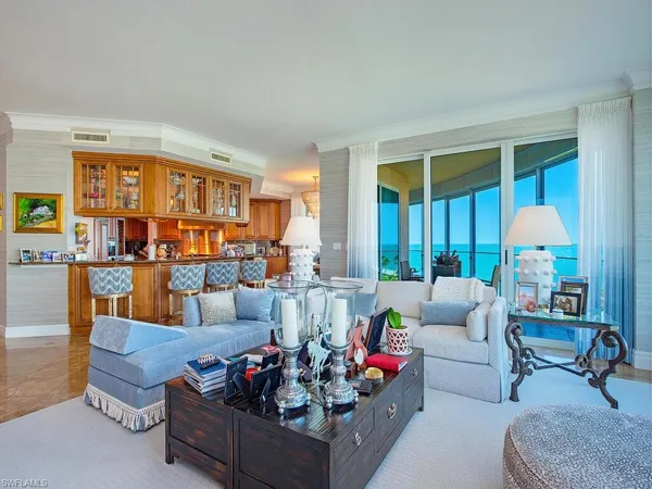 $10,950,000 | 4101 Gulf Shore Boulevard North, Unit 8N, Naples, FL 34103