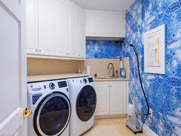 $10,950,000 | 4101 Gulf Shore Boulevard North, Unit 8N, Naples, FL 34103