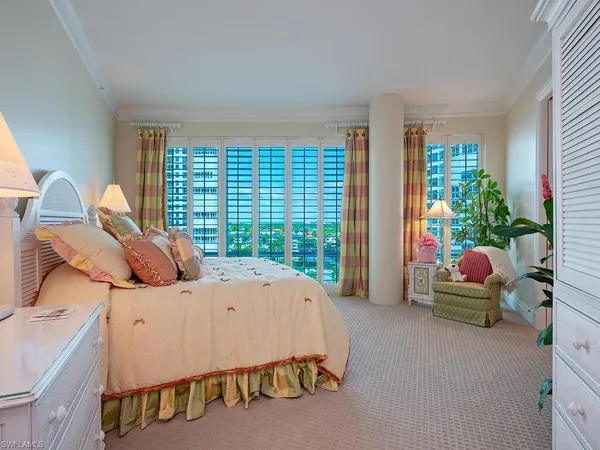 $10,950,000 | 4101 Gulf Shore Boulevard North, Unit 8N, Naples, FL 34103