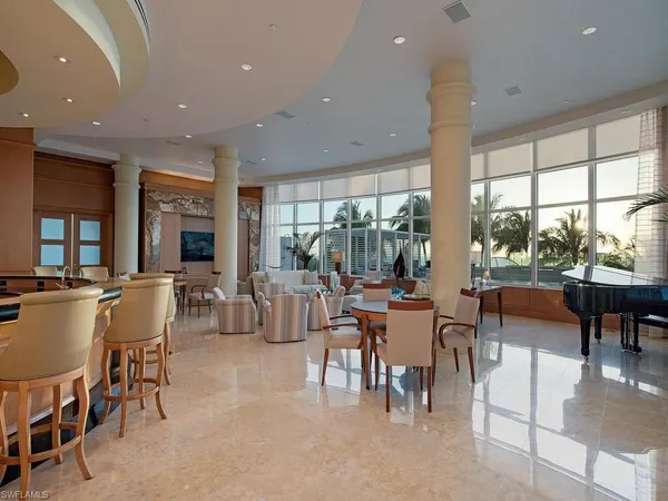 $10,950,000 | 4101 Gulf Shore Boulevard North, Unit 8N, Naples, FL 34103