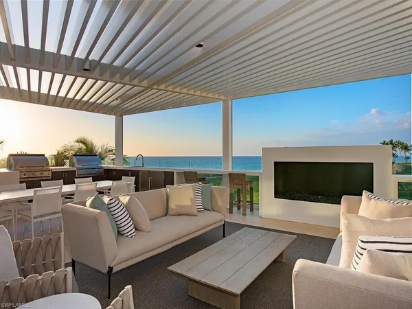 $10,950,000 | 4101 Gulf Shore Boulevard North, Unit 8N, Naples, FL 34103