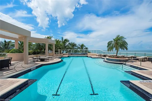 $10,950,000 | 4101 Gulf Shore Boulevard North, Unit 8N, Naples, FL 34103