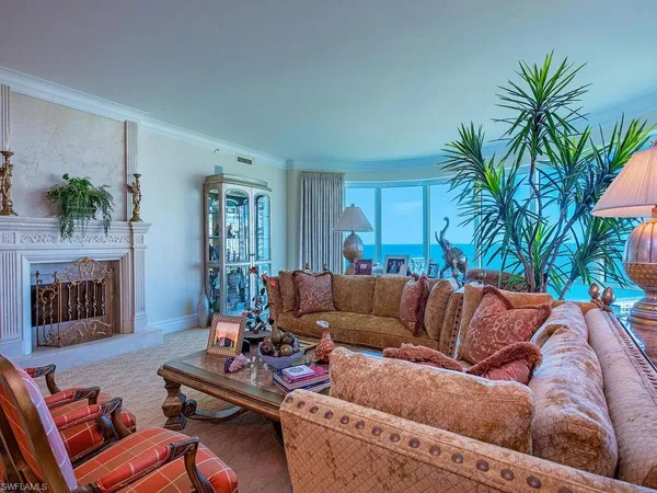 $10,950,000 | 4101 Gulf Shore Boulevard North, Unit 8N, Naples, FL 34103