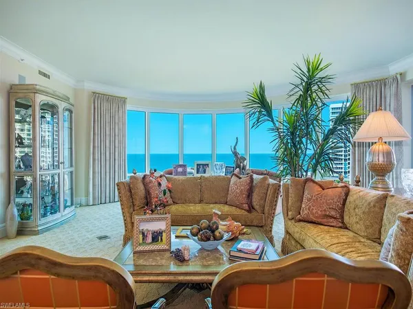 $10,950,000 | 4101 Gulf Shore Boulevard North, Unit 8N, Naples, FL 34103