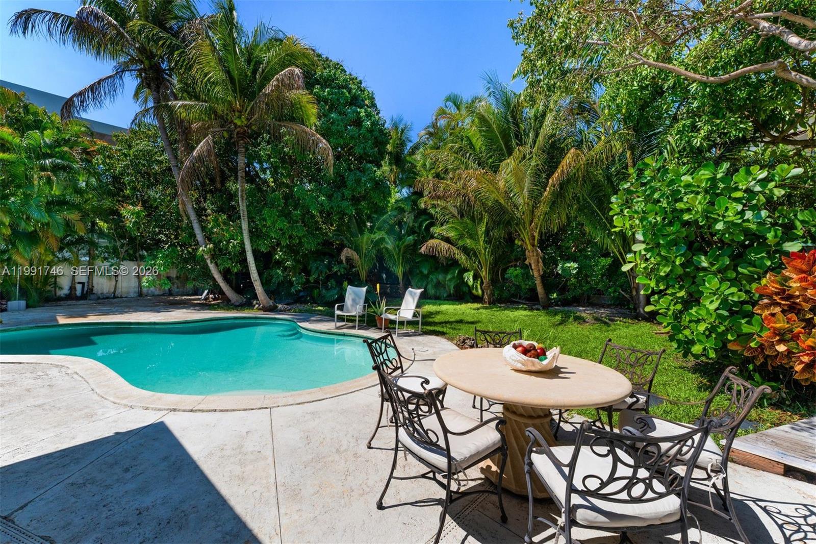 346 Gulf Road Key Biscayne, FL 33149 - Photo 5 of 10