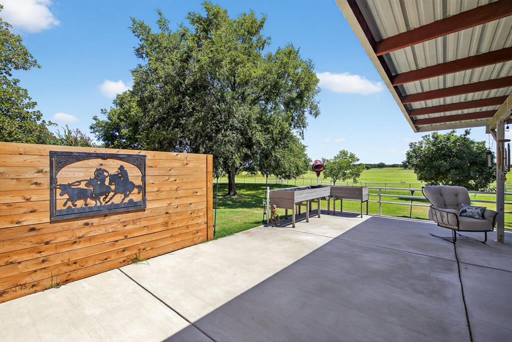 482 Center Hill Road Gainesville, TX 76240 - Photo 23 of 38 a view of a park with bench and bench