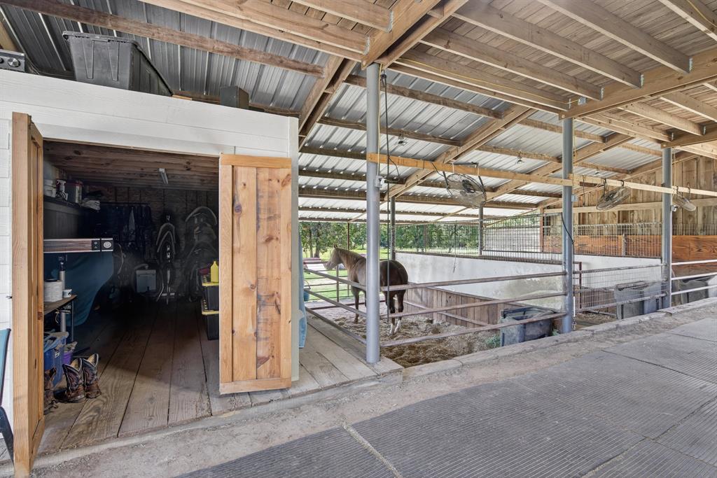 482 Center Hill Road Gainesville, TX 76240 - Photo 30 of 38 a view of a room with racks