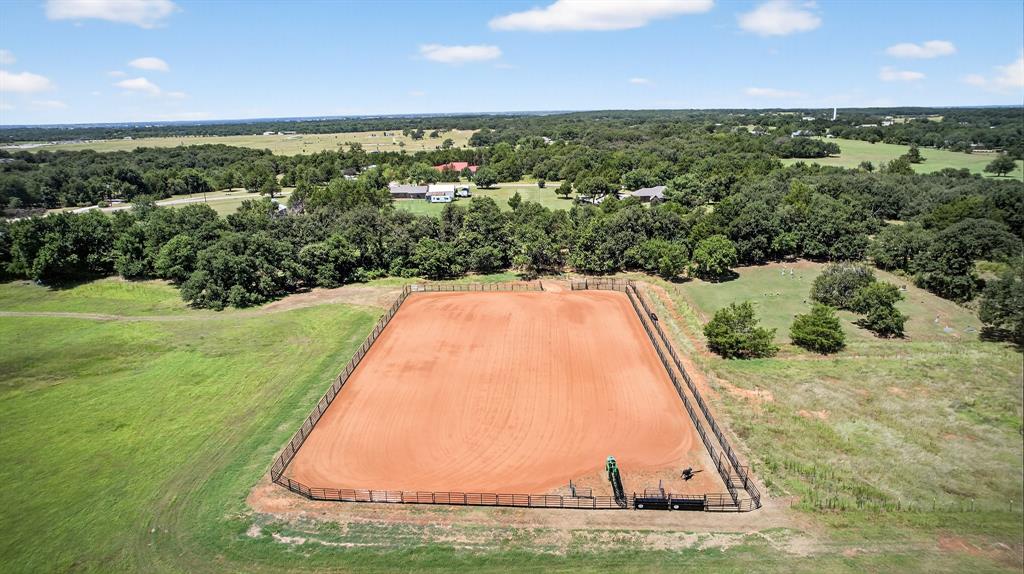 482 Center Hill Road Gainesville, TX 76240 - Photo 31 of 38 a view of a outdoor space
