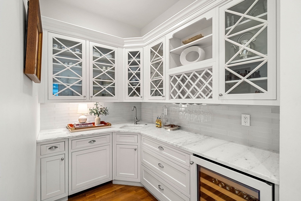 129 Rangeley Road Brookline, MA 02467 - Photo 10 of 36