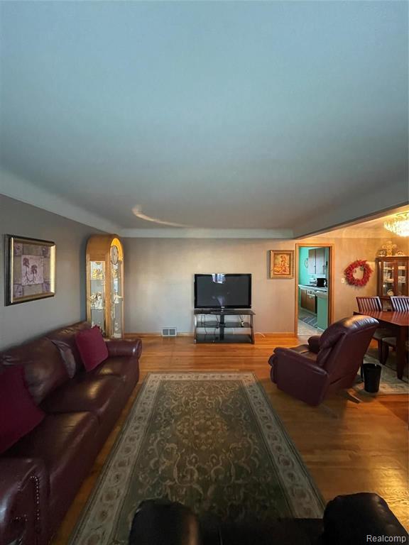 9870 Reeck Road Allen Park, MI 48101 - Photo 3 of 12