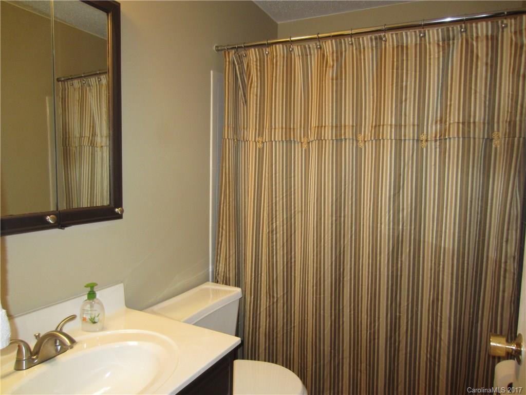 19905 Henderson Road, Unit L Cornelius, NC 28031 - Photo 15 of 23 Gallery Image 15