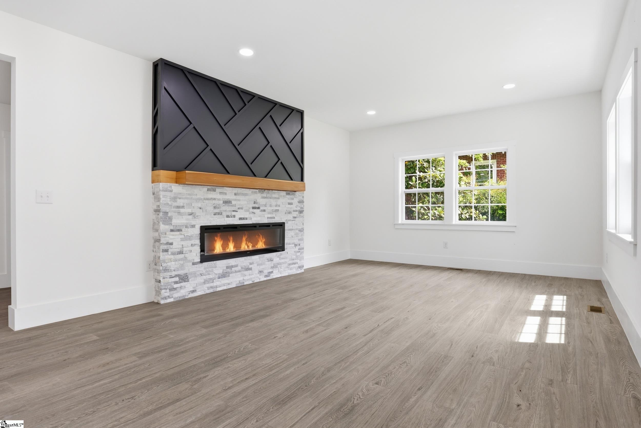 1111 East River Street Anderson, SC 29624 - Photo 8 of 37