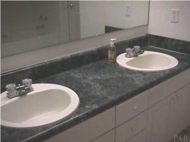 854 Ridge View Lane Pensacola, FL 32514 - Photo 8 of 13 BATHROOM.