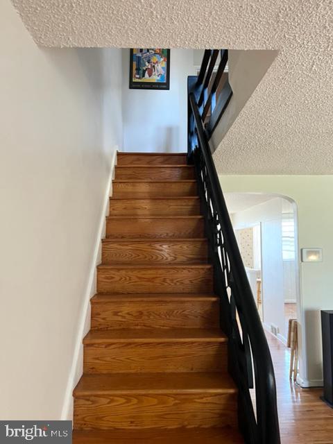 354 East Claremont Road Philadelphia, PA 19120 - Photo 15 of 42 STairs