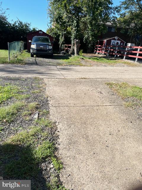 354 East Claremont Road Philadelphia, PA 19120 - Photo 40 of 42 Driveway