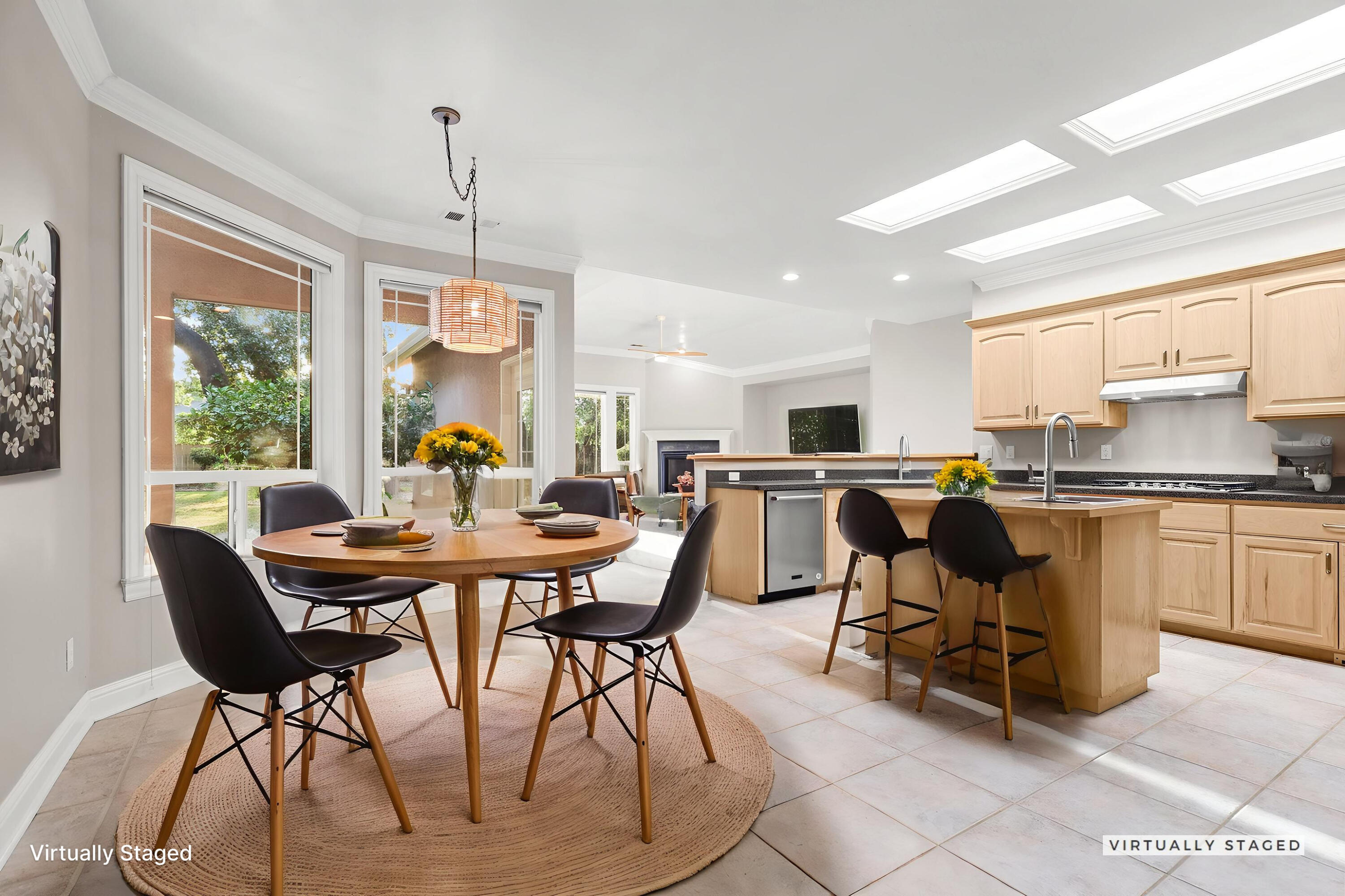 4230 Brittany Drive Redding, CA 96002 - Photo 15 of 44 19-web-or-mls-8Q0A9580_1 - Dining Room -