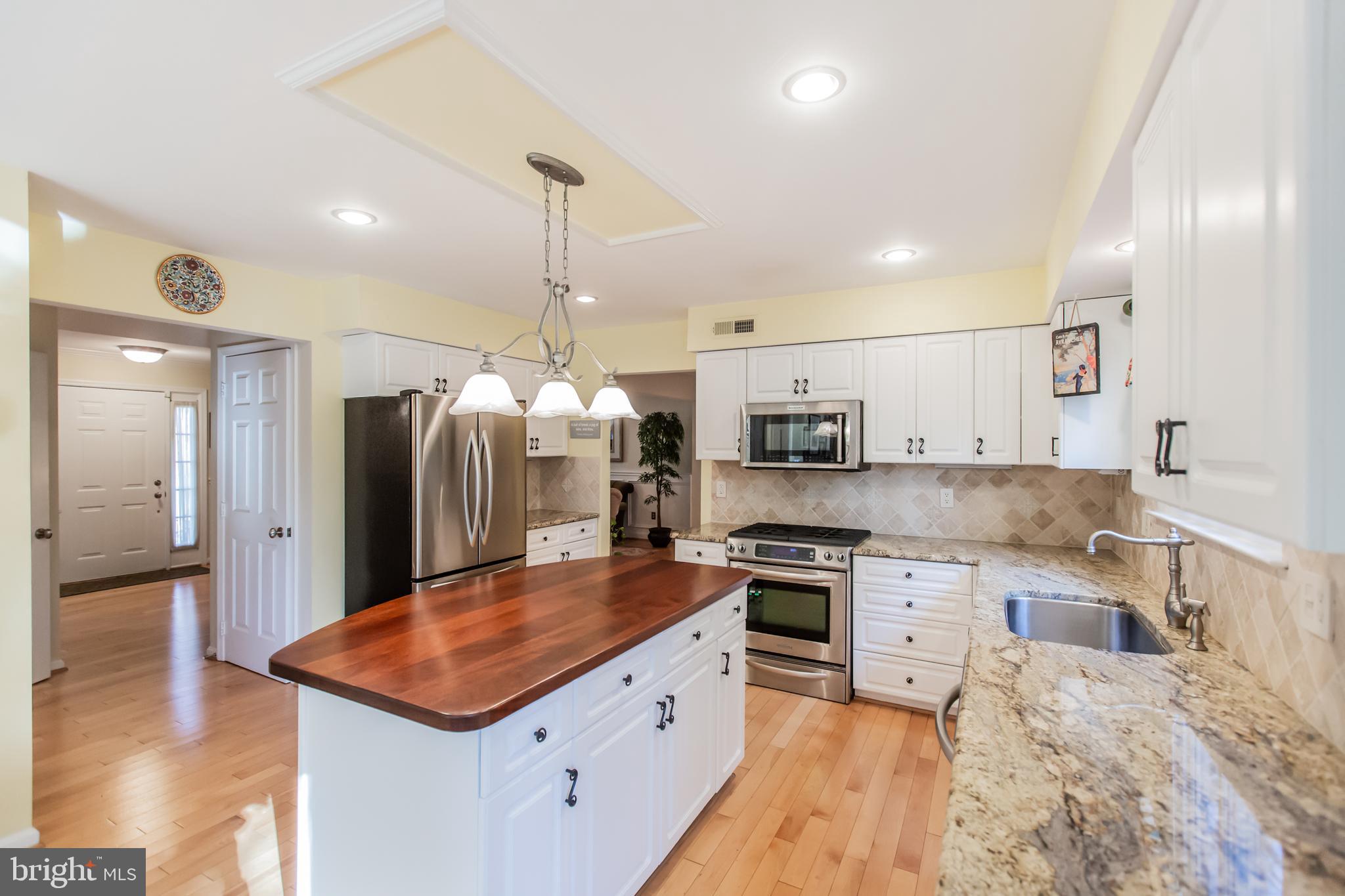 21300 Mirror Ridge Place Sterling, VA 20164 - Photo 14 of 47 Kitchen