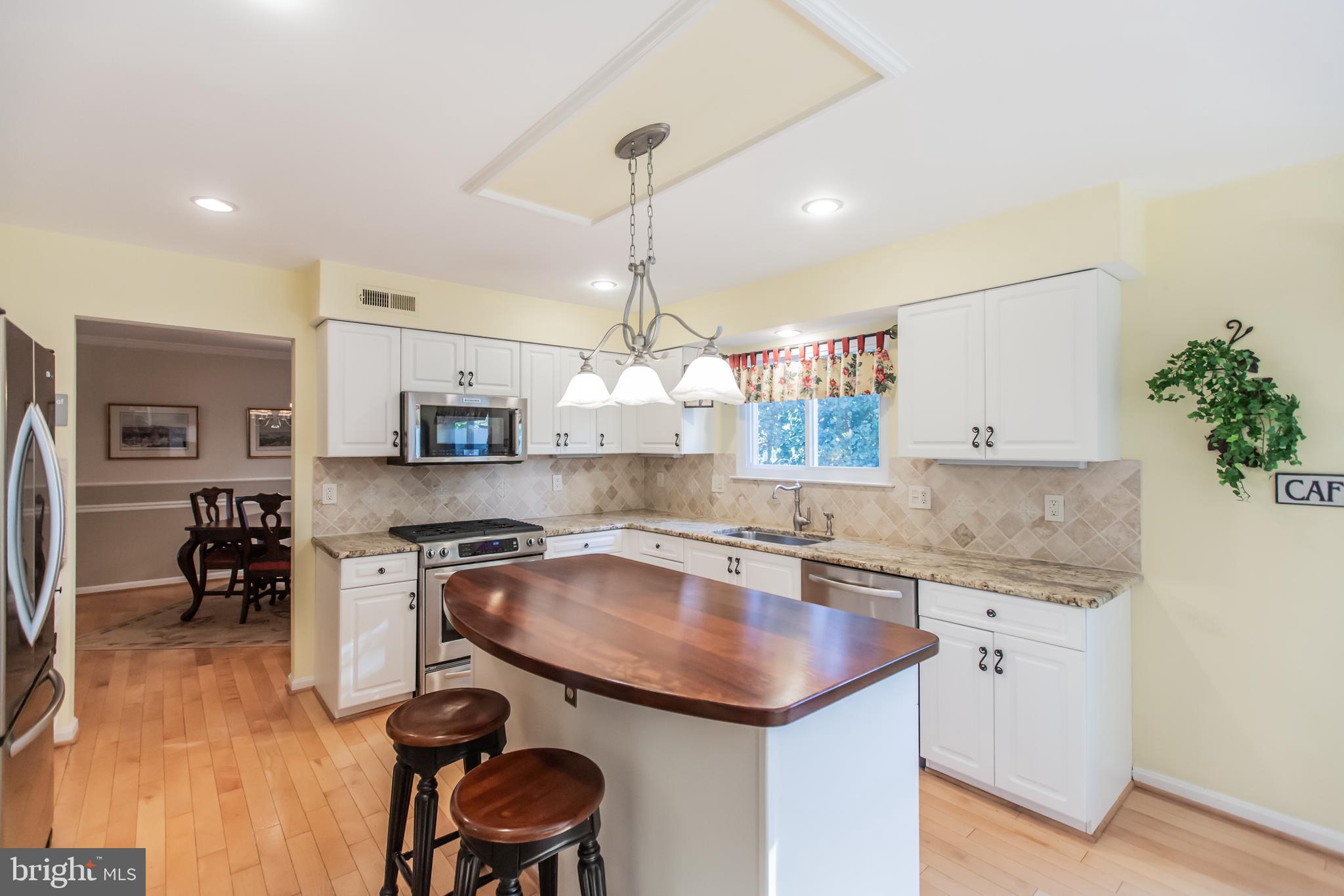21300 Mirror Ridge Place Sterling, VA 20164 - Photo 16 of 47 Kitchen