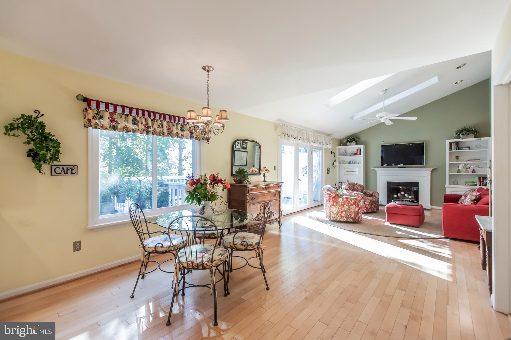 21300 Mirror Ridge Place Sterling, VA 20164 - Photo 18 of 47 Breakfast Area