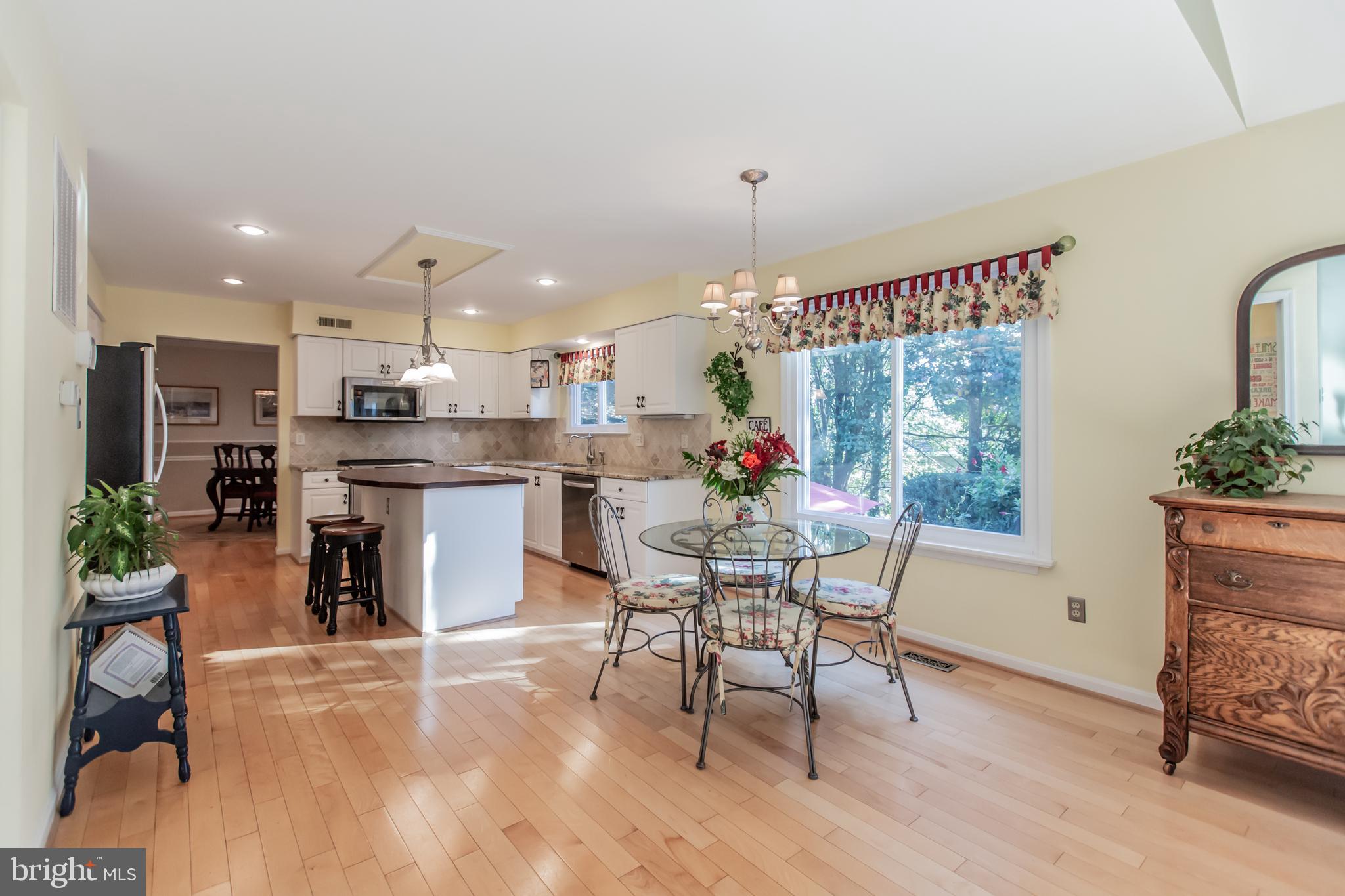 21300 Mirror Ridge Place Sterling, VA 20164 - Photo 19 of 47 Breakfast Area