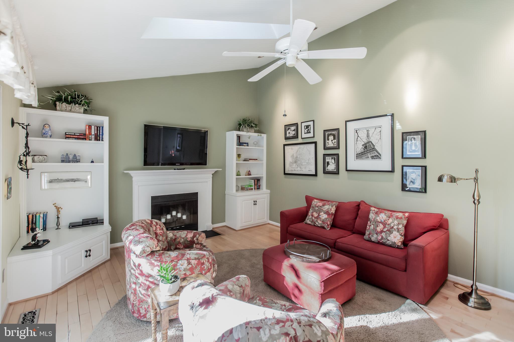 21300 Mirror Ridge Place Sterling, VA 20164 - Photo 20 of 47 Family Room