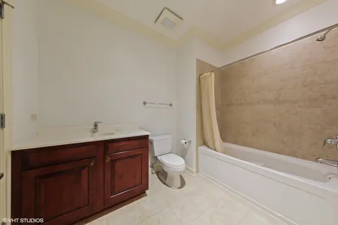 $1,450,000 | 310 South Michigan Avenue, Unit 202, Chicago, IL 60604