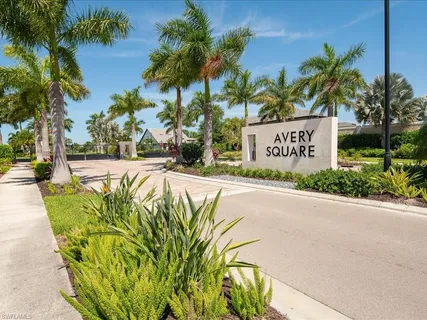 $995,000 | 7225 Wilton Drive North, Naples, FL 34109