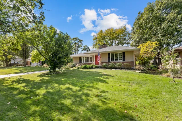 $585,000 | 240 Scott Avenue, Glen Ellyn, IL 60137