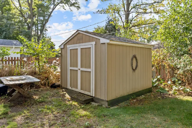 $585,000 | 240 Scott Avenue, Glen Ellyn, IL 60137